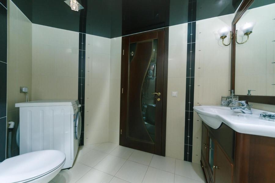 Stylish Two-Level Flat 2 Min From Khreschatyk Kyiv Exterior photo