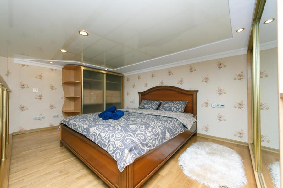 Stylish Two-Level Flat 2 Min From Khreschatyk Kyiv Exterior photo